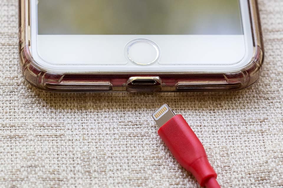 Apple iPhone 12 may Ship Without any Charger or Earbuds